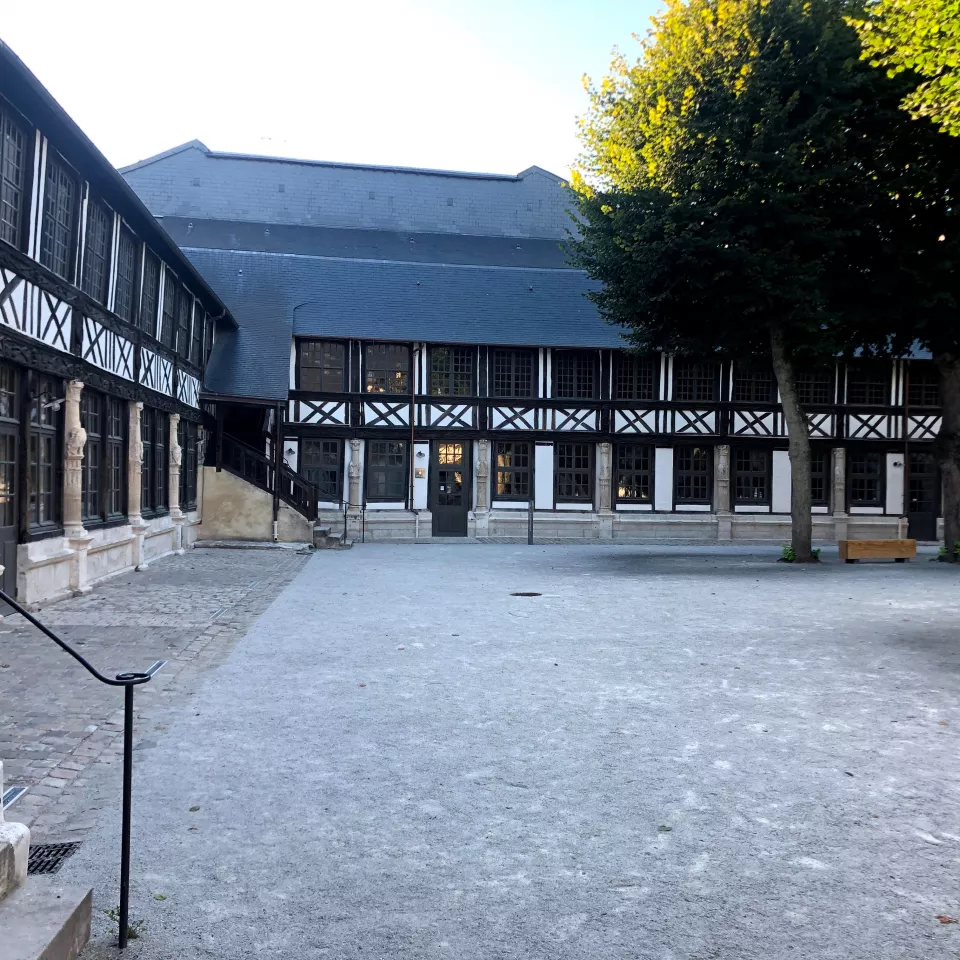 Aître Saint‑Maclou