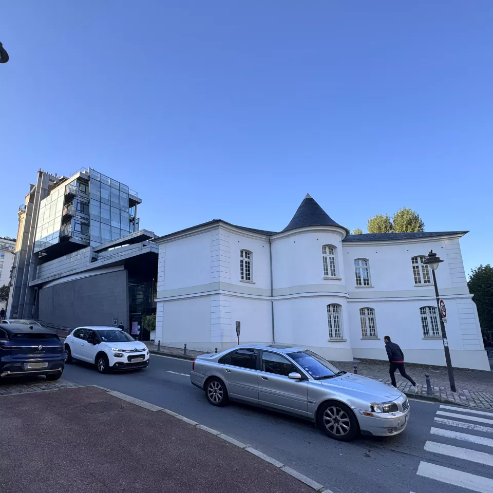 Façade du musée de la Carte à jouer