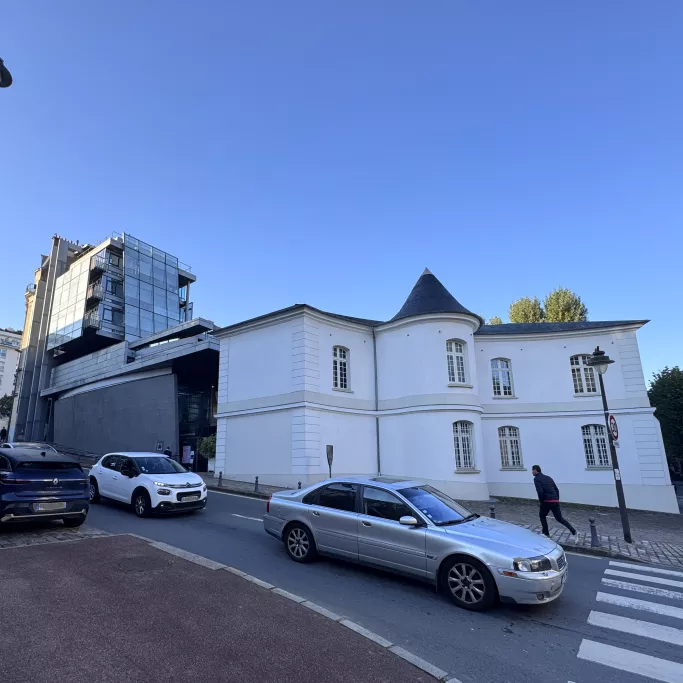 Façade du musée de la Carte à jouer